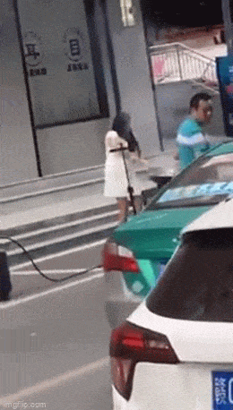 Невероятные способности людей: подборка удивительных GIF-роликов