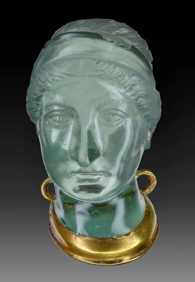 Удивительные артефакты прошлого: немые свидетели истории