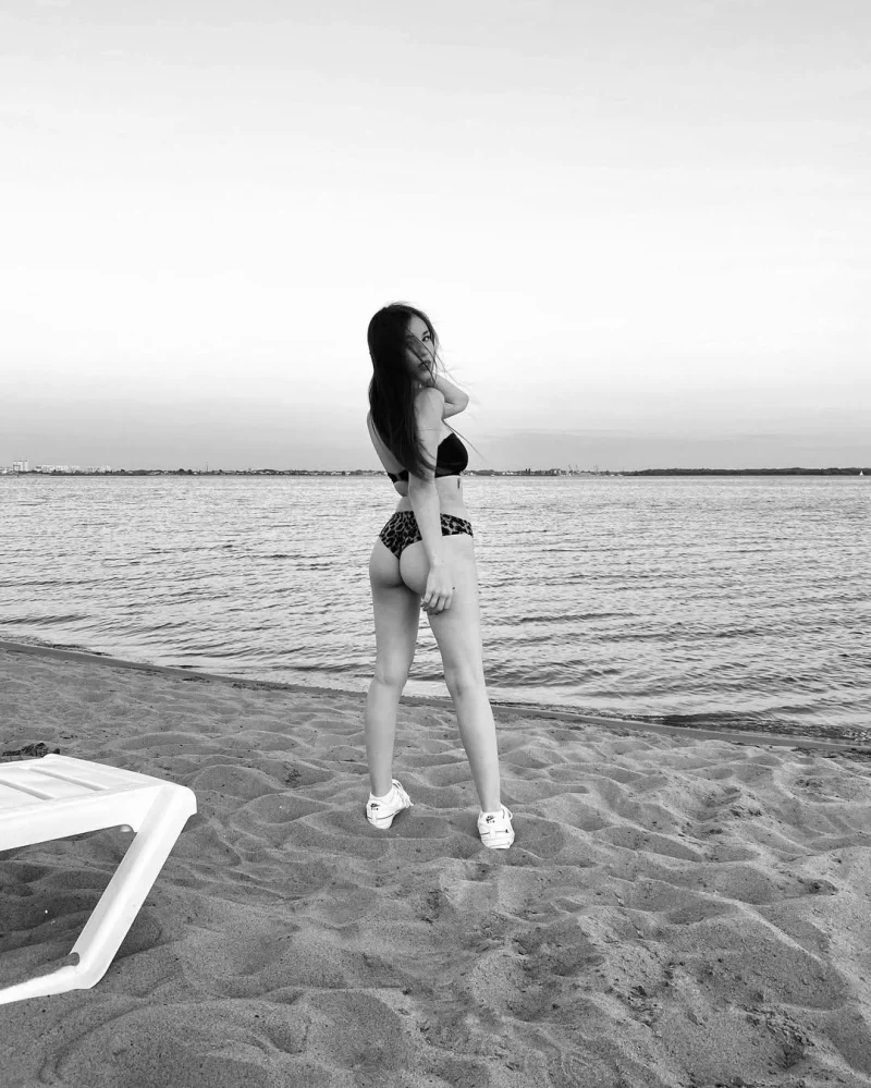 Нюдсочетверг: Свежая порция откровенных фото красоток из Твиттера