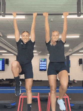 Невероятные способности людей: подборка удивительных GIF-роликов