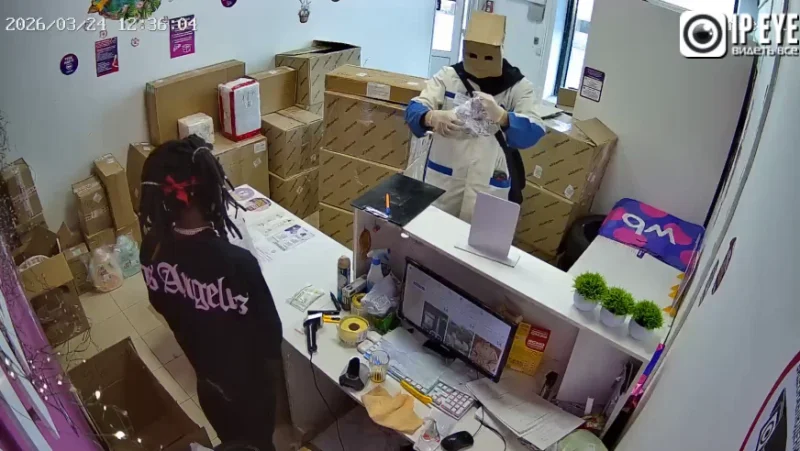 Костюмированные выходки довели до расправы: как местные жители наказали тролля в пункте выдачи заказов