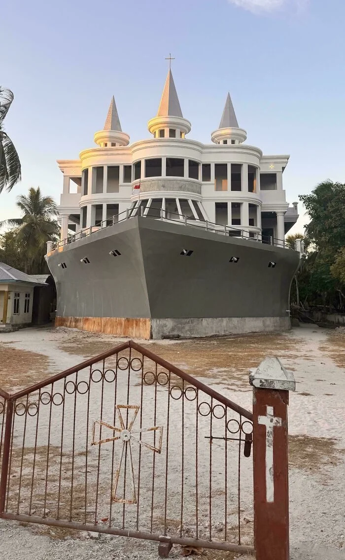 17 Зданий с Безумным Дизайном, Которые Выглядят Как С Другой Планеты