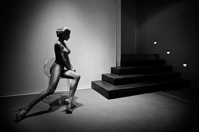 Современные амазонки Саймона Бродзиака: страсть и движение в объективе лучшего черно-белого фотографа