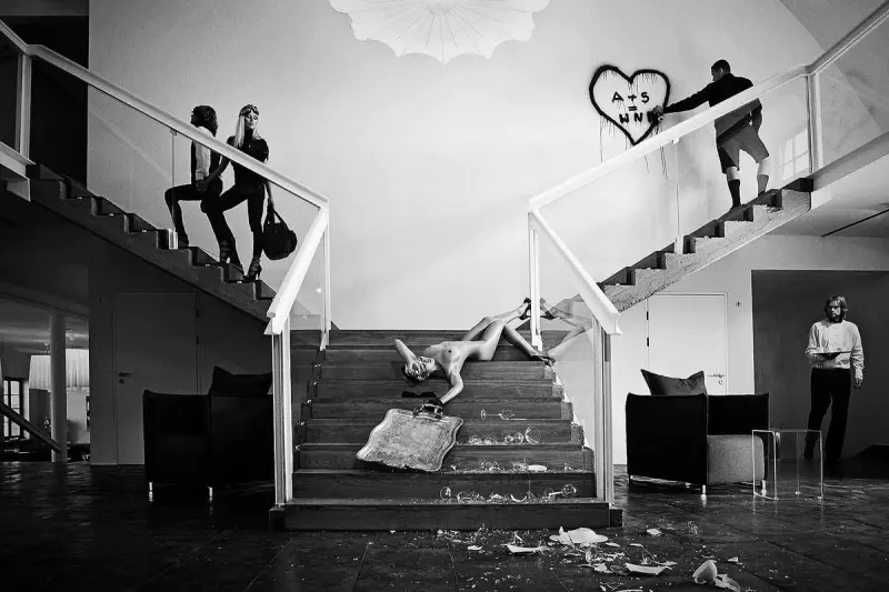 Современные амазонки Саймона Бродзиака: страсть и движение в объективе лучшего черно-белого фотографа