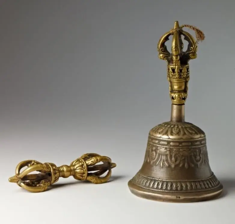 Сокровища за стеклом: 20 музейных экспонатов, которые вы не найдёте в учебниках