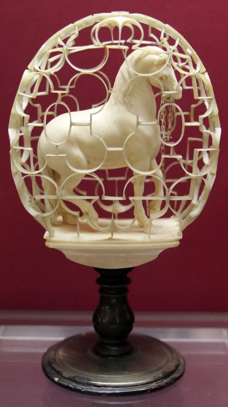 Сокровища за стеклом: 20 музейных экспонатов, которые вы не найдёте в учебниках