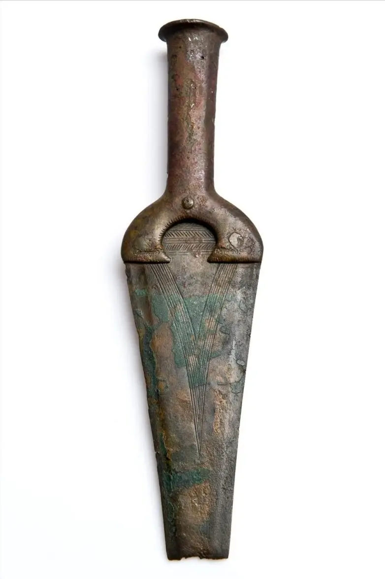 Сокровища за стеклом: 20 музейных экспонатов, которые вы не найдёте в учебниках