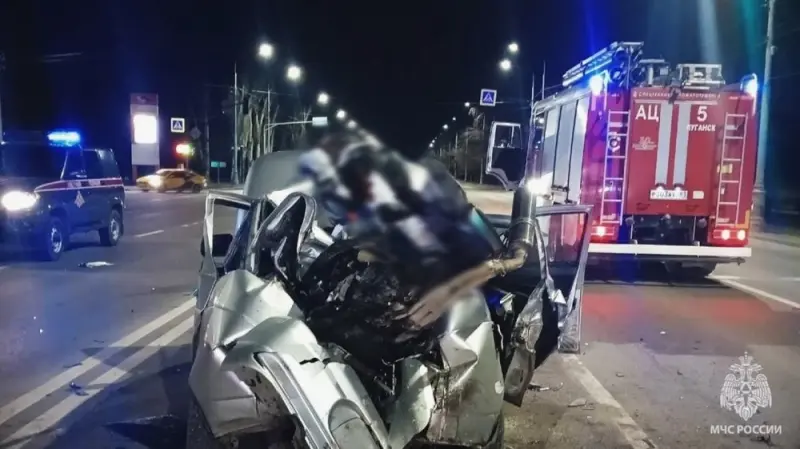 Смертельное ДТП в Луганске: мотоцикл на полной скорости врезался в легковушку, один погибший