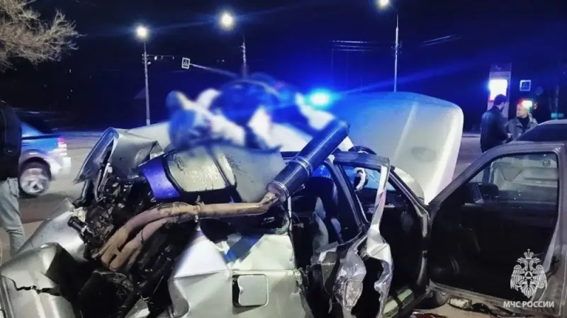 Смертельное ДТП в Луганске: мотоцикл на полной скорости врезался в легковушку, один погибший