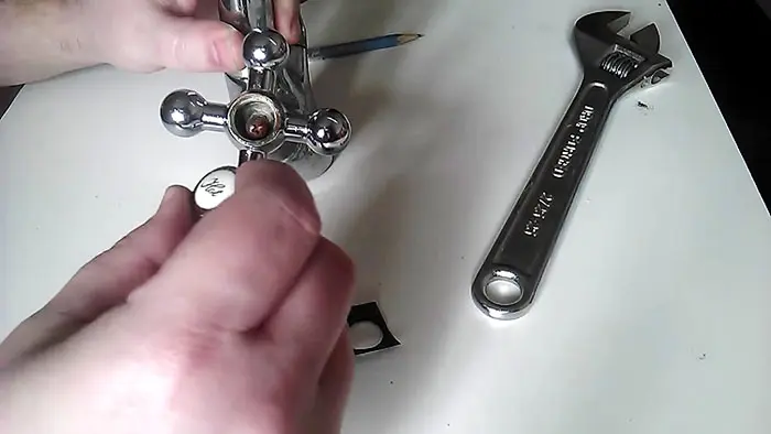 Как отремонтировать кран-буксу и спасти семейный покой