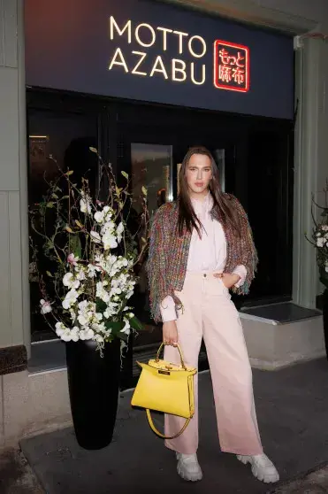 Светская Москва собралась на открытии ресторана Motto Azabu