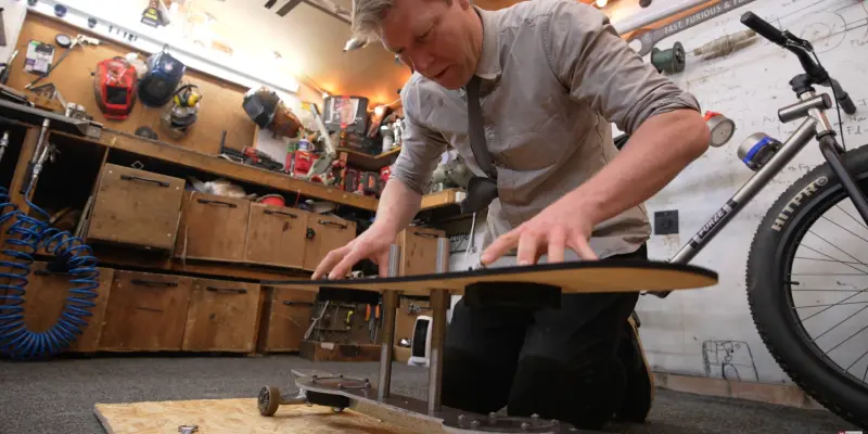 Парящий скейтборд Magboard: шаг к ховерборду из «Назад в будущее» от британского изобретателя