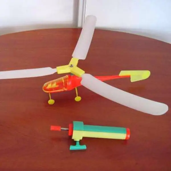 Ностальгия по колесам и крыльям: игрушечный транспорт нашего детства