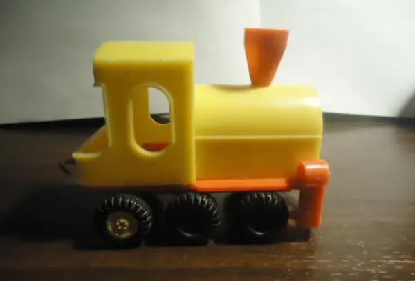 Ностальгия по колесам и крыльям: игрушечный транспорт нашего детства