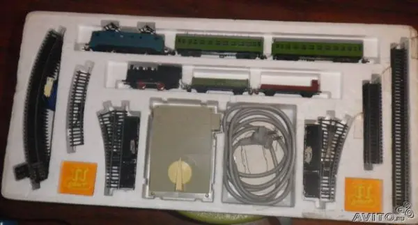 Ностальгия по колесам и крыльям: игрушечный транспорт нашего детства