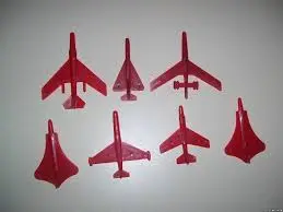 Ностальгия по колесам и крыльям: игрушечный транспорт нашего детства