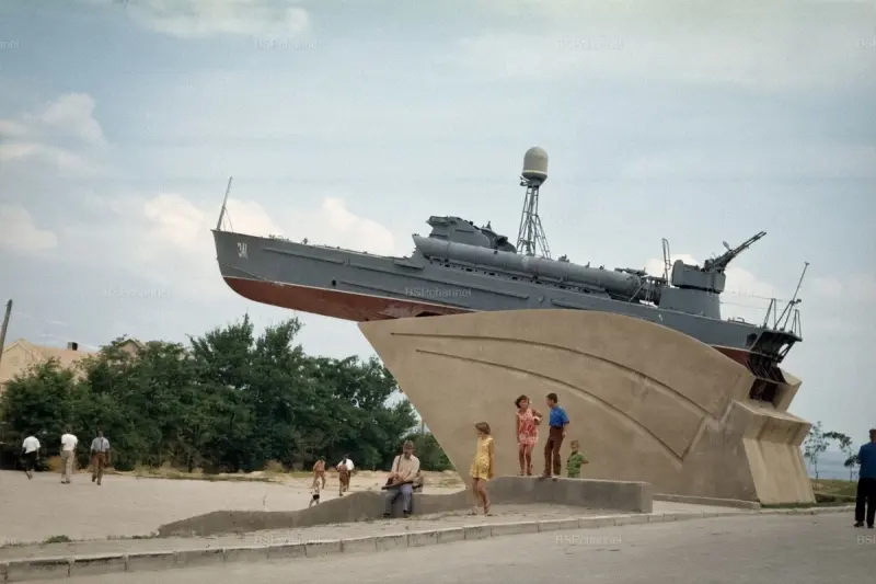 Город-герой в цвете: как выглядел Новороссийск в 1960-е годы на редких раскрашенных снимках