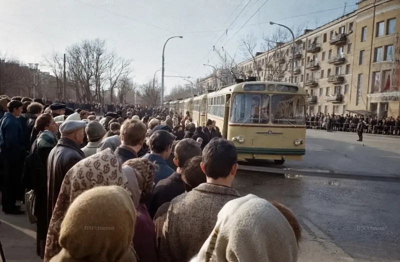 Город-герой в цвете: как выглядел Новороссийск в 1960-е годы на редких раскрашенных снимках