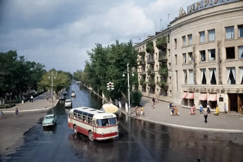 Город-герой в цвете: как выглядел Новороссийск в 1960-е годы на редких раскрашенных снимках