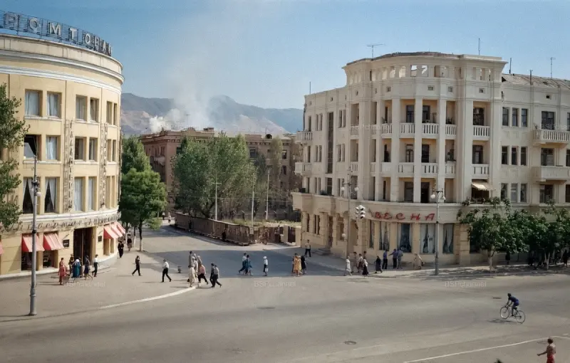 Город-герой в цвете: как выглядел Новороссийск в 1960-е годы на редких раскрашенных снимках