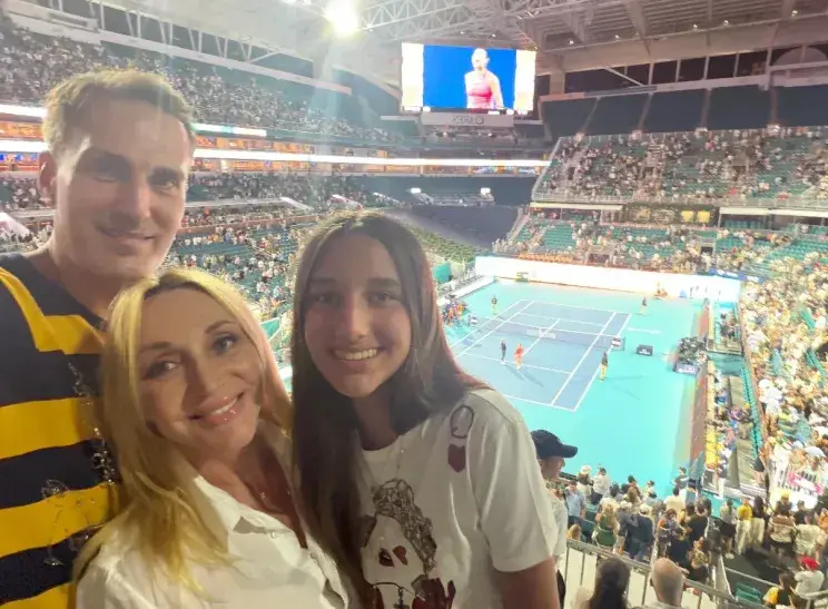 Семейный выход: Орбакайте и Земцовы на теннисном турнире в Майами