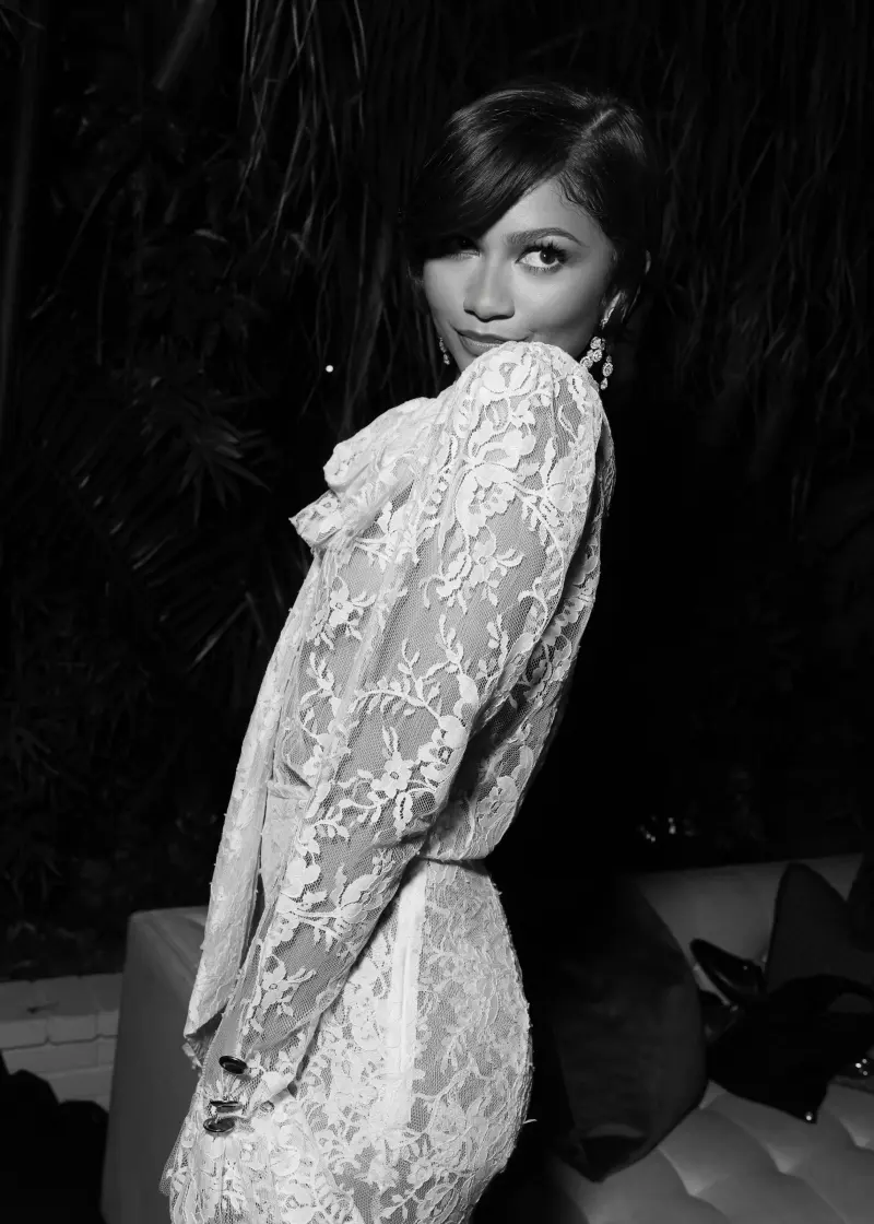 Зендея зажигает на премьерах: стильные образы для фильма с Паттинсоном