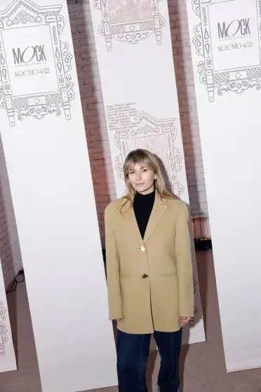 Кристина Потупчик открыла книжный клуб: гости в чёрном и сказочные закуски