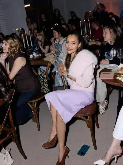 Кристина Потупчик открыла книжный клуб: гости в чёрном и сказочные закуски