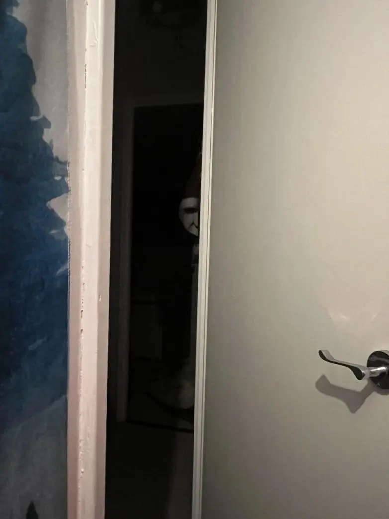 Ожившие предметы: когда обычные вещи смотрят на вас