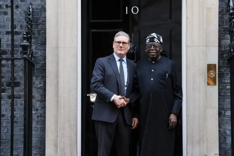 Когда реальность играет с нами в прятки: 20 фото с обманом зрения