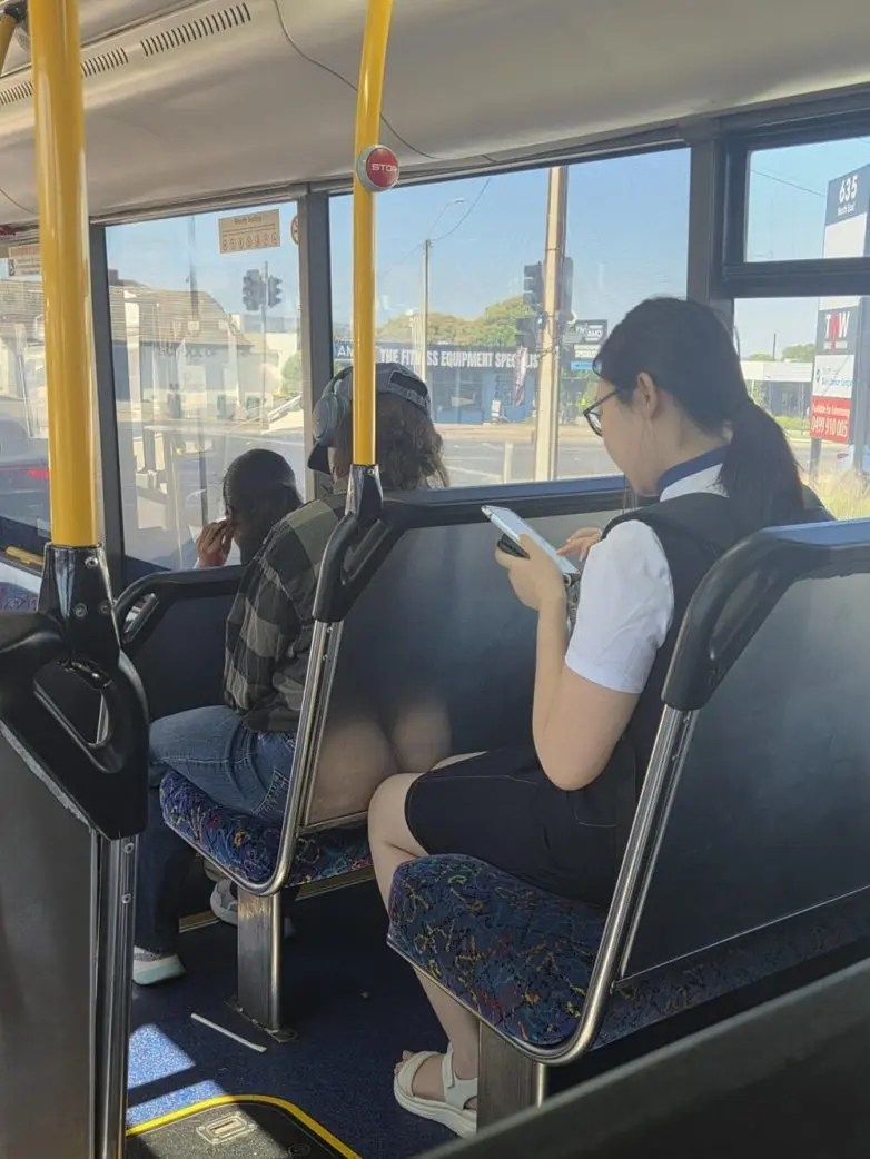 Когда реальность играет с нами в прятки: 20 фото с обманом зрения