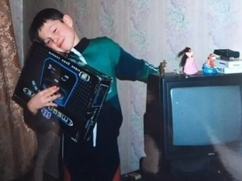 Архивные кадры 90-х: как жила эпоха перемен