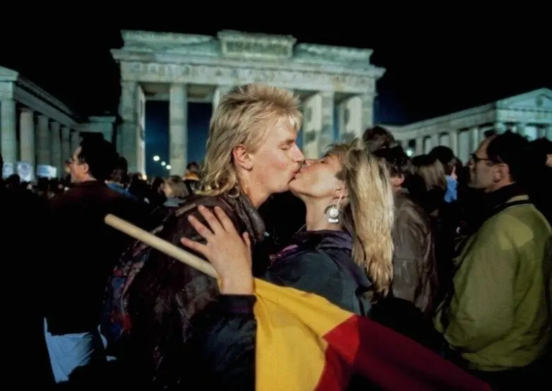 Архивные кадры 90-х: как жила эпоха перемен