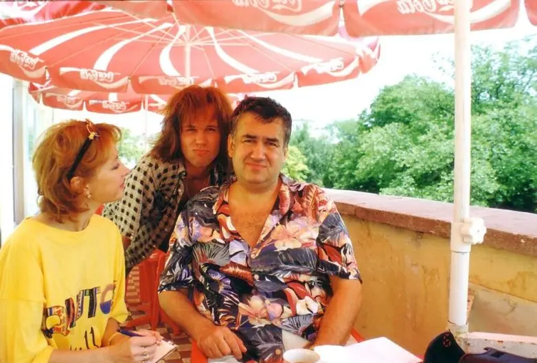 Архивные кадры 90-х: как жила эпоха перемен