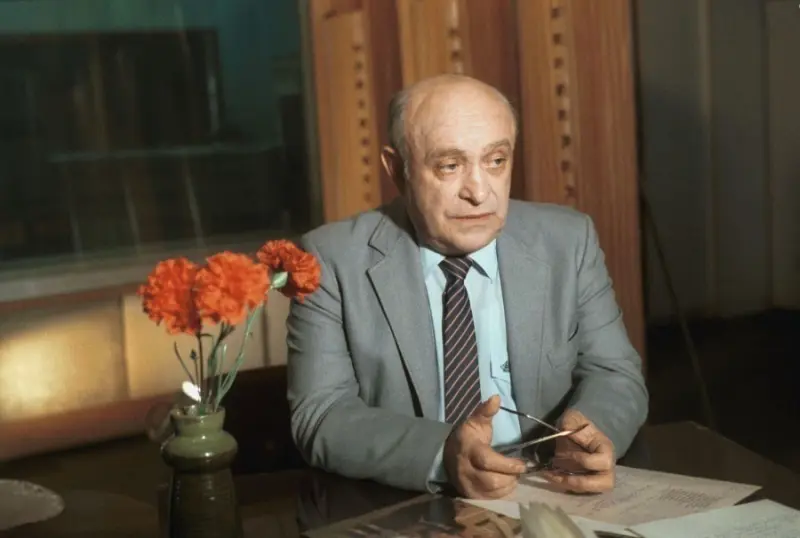 Легенды экрана: архивные портреты и истории советских звёзд