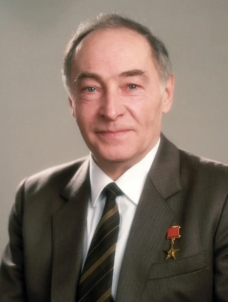 Легенды экрана: архивные портреты и истории советских звёзд