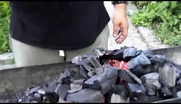 Гениальный способ разжечь угли без жидкости для розжига