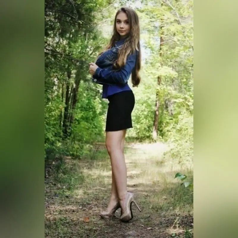 Девушка в поле