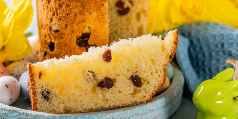 Пышные куличи с изюмом