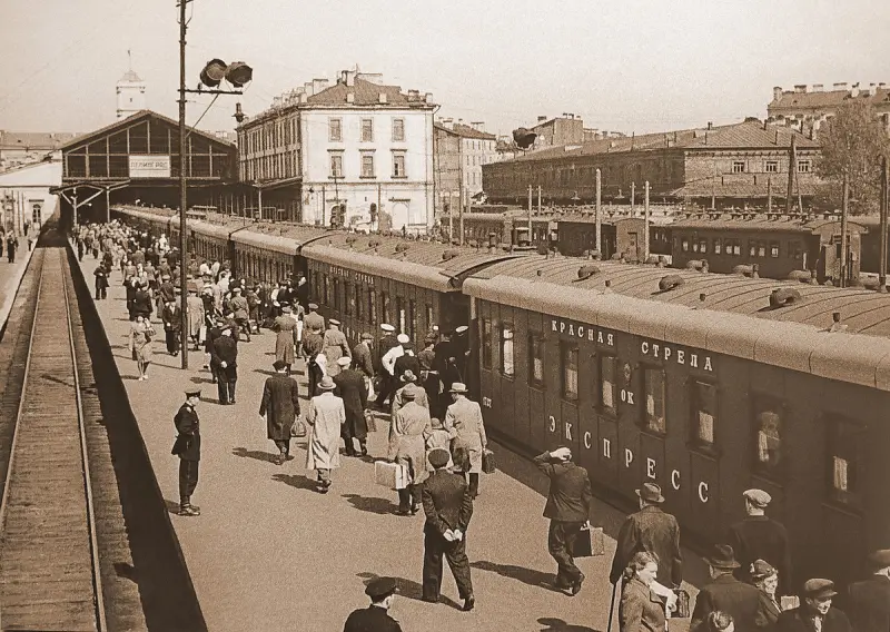 «Ленинград-48»: редкие кадры восстановленного города, детская железная дорога и жизнь после войны