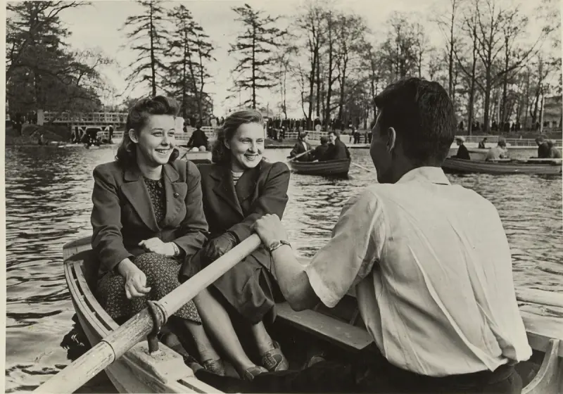 Катание на лодках в Ленинграде