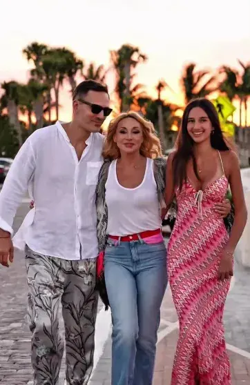 14-летняя дочь Кристины Орбакайте предстала в образе юной модели