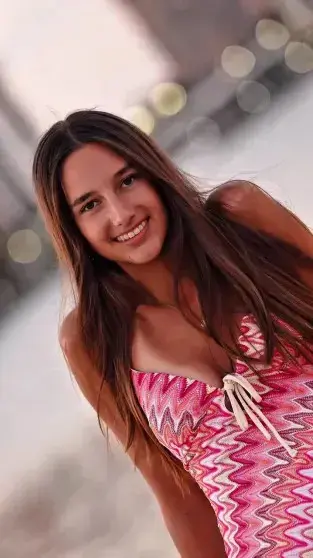 14-летняя дочь Кристины Орбакайте предстала в образе юной модели