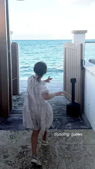 Райский отдых: Ольга Зуева и дочь Данилы Козловского на тропических островах