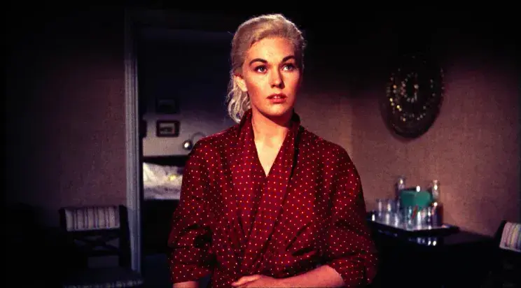 «Она не сможет сыграть меня»: Ким Новак выступила против Сидни Суини