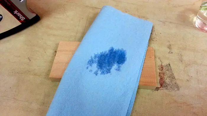 Как удалить вмятину на дереве: простой лайфхак с утюгом