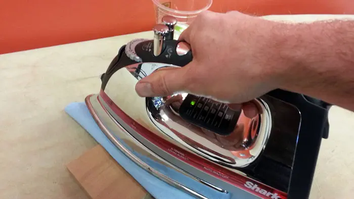 Как удалить вмятину на дереве: простой лайфхак с утюгом