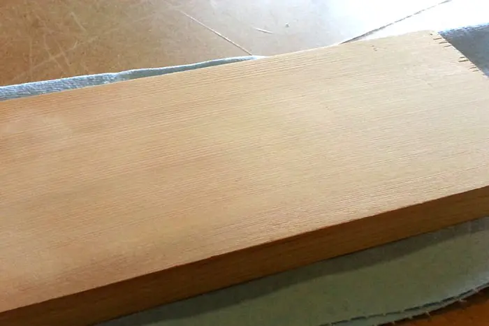 Как удалить вмятину на дереве: простой лайфхак с утюгом