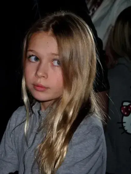 «Моей малышке 25 лет»: Вера Брежнева показала редкие фото с повзрослевшей дочерью