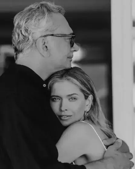 «Моей малышке 25 лет»: Вера Брежнева показала редкие фото с повзрослевшей дочерью